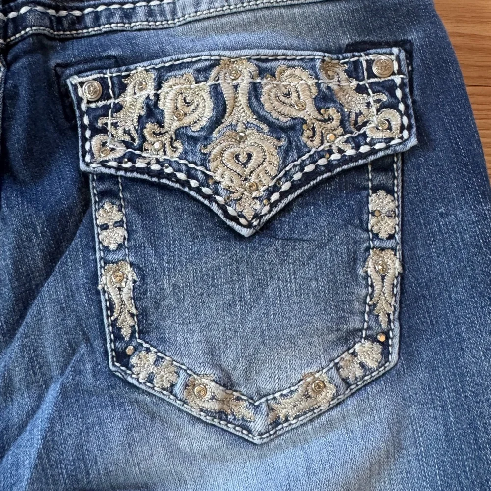 Grace In LA Embellished Jeans 32 Cowgirl Rhinestone Gold Embroidered Hearts EUC - Picture 4 of 11